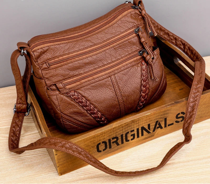 Bolsa Feminina Flap Yogodlns by ZAFFIORA – Elegância Minimalista com Design Atemporal