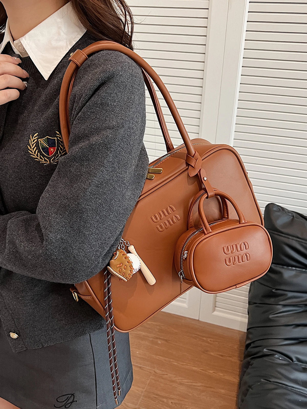 Bolsa ZAFFIORA Zar Fashion – Luxo Vegano, Espaço Inteligente e Elegância Atemporal