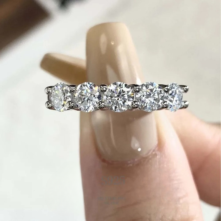 ZAFFIORA | Anel Eternity FEOBUR com Moissanite de 7ct em Prata 925 – Luxo com Certificação GRA
