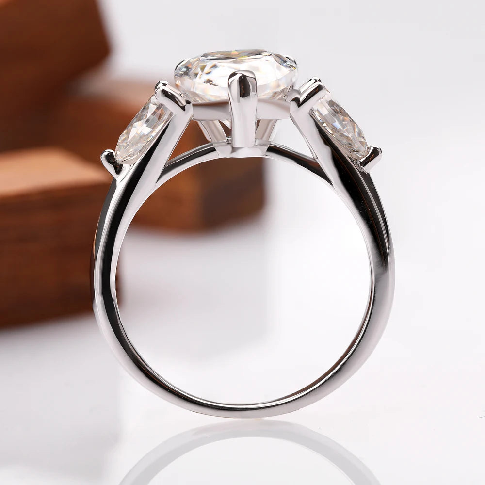 Anel ZAFFIORA Moissanite 3 Pedras – Prata 925 com Certificação GRA e Lapidação Pera