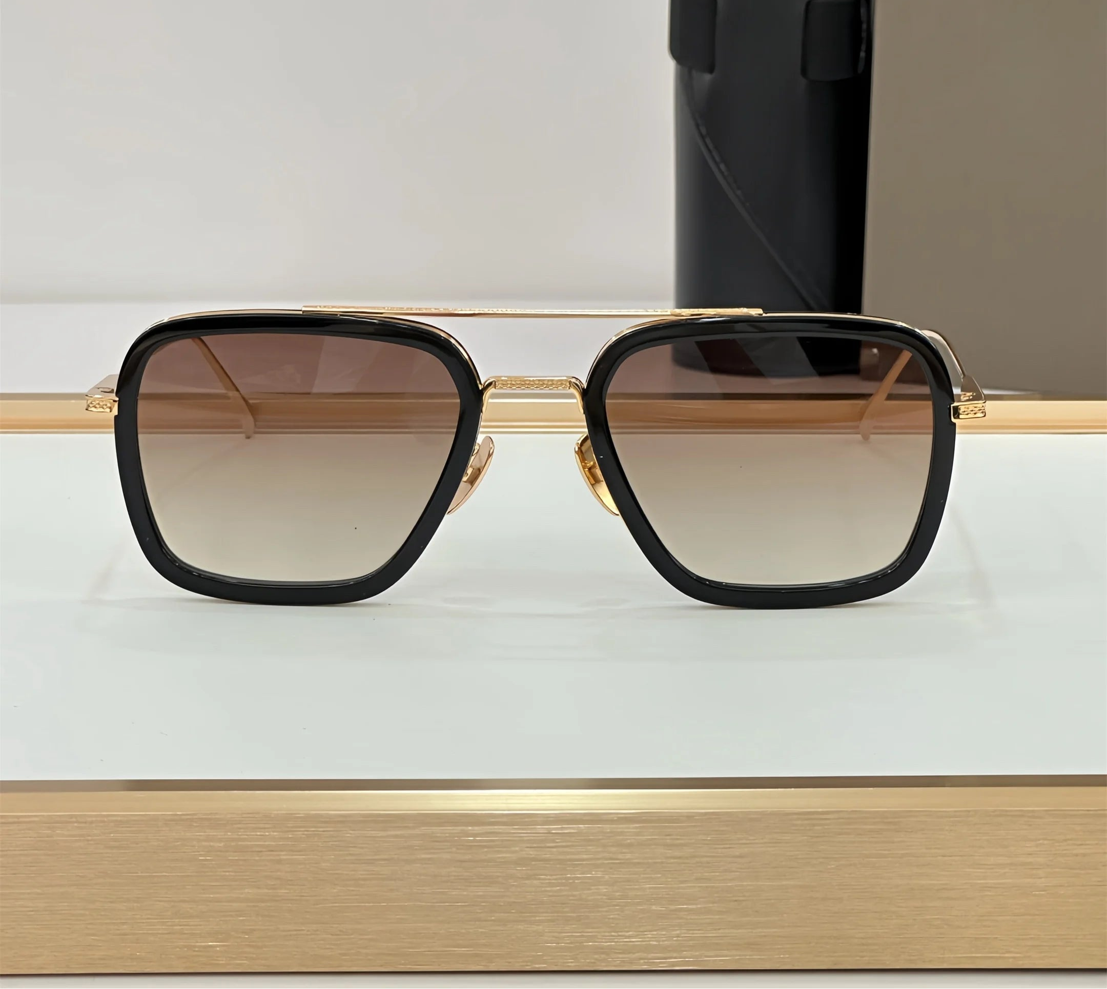 Óculos de Sol Quadrado Fabuvision Unissex por ZAFFIORA – Elegância e Conforto ao Sol