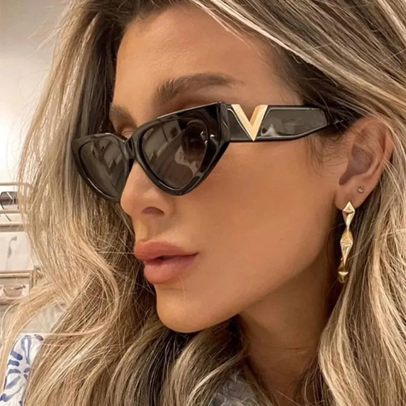 Óculos de Sol Feminino ZAFFIORA – Estilo Moderno com Lentes UV400 e Efeito Degradê Elegante