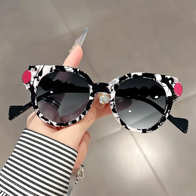 ZAFFIORA Óculos de Sol Feminino BY18042s – Elegância que Viaja com Você